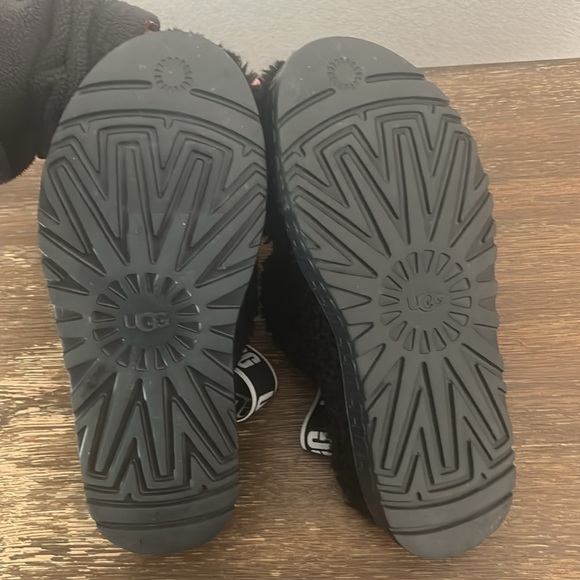 Ugh Oh Fluffita Slide - Picture 9 of 10